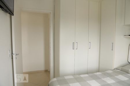 Quarto 1 de apartamento para alugar com 2 quartos, 55m² em Vila Liviero, São Paulo