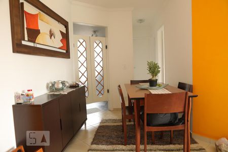Sala de apartamento para alugar com 2 quartos, 55m² em Vila Liviero, São Paulo