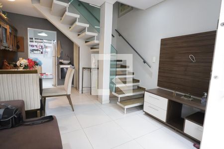 Sala de casa para alugar com 2 quartos, 64m² em Vila Urupês, Suzano