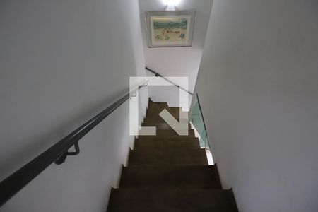 Casa para alugar com 64m², 2 quartos e 1 vagaEscada