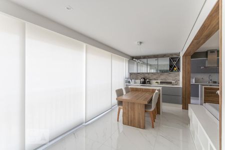 Apartamento à venda com 105m², 3 quartos e 2 vagasVaranda Sala