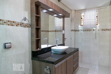 Casa para alugar com 200m², 3 quartos e 2 vagas Casa para alugar com 200m², 3 quartos e 2 vagasBanheiro Suíte 1