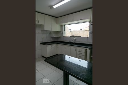 Casa para alugar com 200m², 3 quartos e 2 vagas Casa para alugar com 200m², 3 quartos e 2 vagasCozinha