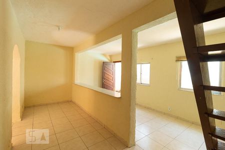 Sala de casa de condomínio para alugar com 2 quartos, 100m² em Guaratiba, Rio de Janeiro