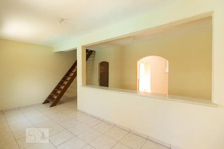 Sala de casa de condomínio para alugar com 2 quartos, 100m² em Guaratiba, Rio de Janeiro