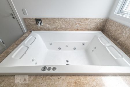 Apartamento à venda com 346m², 3 quartos e 4 vagasBanheiro do Quarto 3