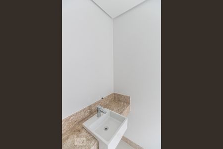 Apartamento à venda com 346m², 3 quartos e 4 vagasBanheiro do Quarto 2