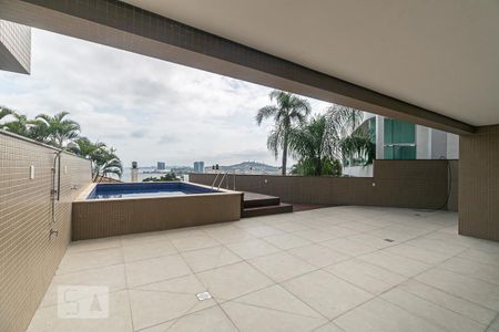 Apartamento à venda com 346m², 3 quartos e 4 vagasPiscina