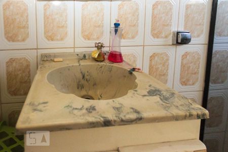 Casa à venda com 350m², 3 quartos e 3 vagas Casa à venda com 350m², 3 quartos e 3 vagasBanheiro