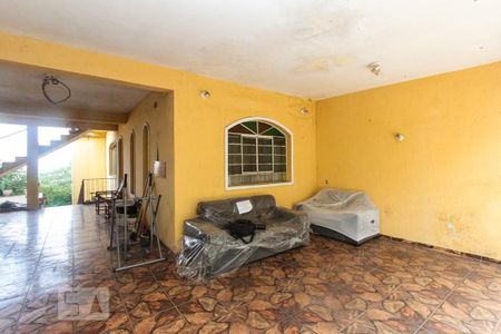 Casa à venda com 350m², 3 quartos e 3 vagas Casa à venda com 350m², 3 quartos e 3 vagasGaragem