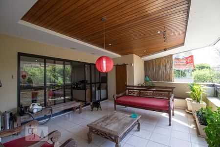 Apartamento à venda com 180m², 3 quartos e 2 vagasVaranda