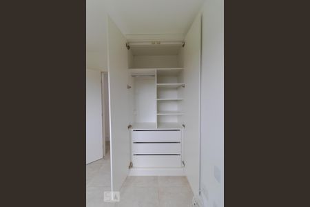 Apartamento à venda com 87m², 3 quartos e 2 vagas Apartamento à venda com 87m², 3 quartos e 2 vagasQuarto 01 - Armário