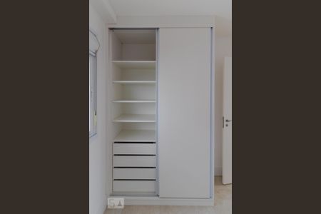 Apartamento à venda com 87m², 3 quartos e 2 vagas Apartamento à venda com 87m², 3 quartos e 2 vagasQuarto 02 - Armário