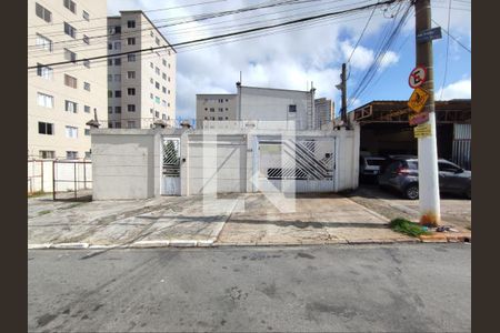 Casa de condomínio à venda com 70m², 2 quartos e 1 vagaFachada