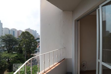 Sacada da Sala   de apartamento para alugar com 3 quartos, 69m² em Vila Azevedo, São Paulo