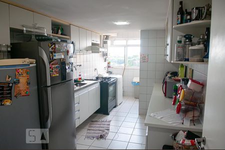 Apartamento à venda com 184m², 3 quartos e 2 vagasCozinha e Área de Serviço