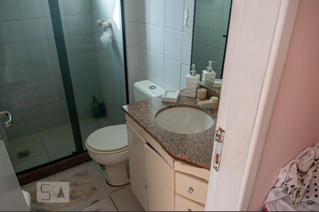Apartamento à venda com 184m², 3 quartos e 2 vagasBanheiro da Suíte