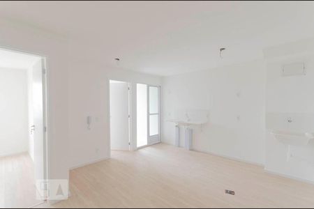 Sala e Cozinha Integrada de apartamento à venda com 2 quartos, 39m² em Cangaíba, São Paulo