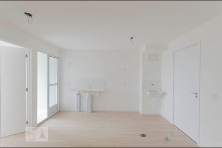 Sala e Cozinha Integrada de apartamento à venda com 2 quartos, 39m² em Cangaíba, São Paulo