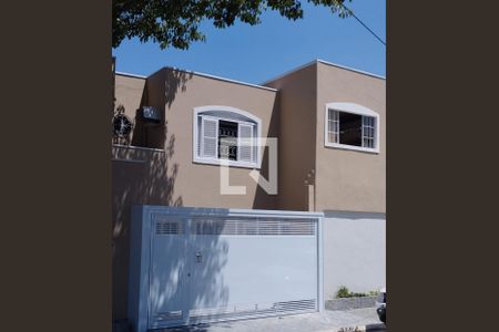 Casa à venda com 250m², 3 quartos e 2 vagas Casa à venda com 250m², 3 quartos e 2 vagasFachada