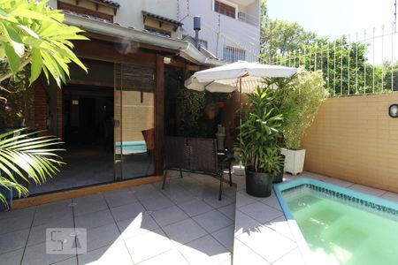 Casa à venda com 197m², 3 quartos e 2 vagas Casa à venda com 197m², 3 quartos e 2 vagasQuintal