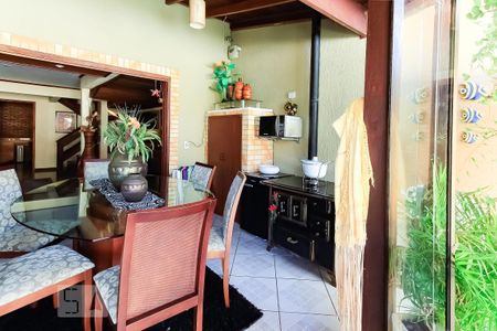 Casa à venda com 197m², 3 quartos e 2 vagas Casa à venda com 197m², 3 quartos e 2 vagasVaranda gourmet