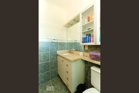 Casa à venda com 197m², 3 quartos e 2 vagas Casa à venda com 197m², 3 quartos e 2 vagasBanheiro