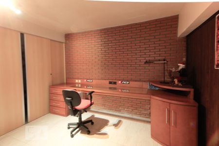 Casa à venda com 197m², 3 quartos e 2 vagas Casa à venda com 197m², 3 quartos e 2 vagasEscritório