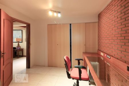 Casa à venda com 197m², 3 quartos e 2 vagas Casa à venda com 197m², 3 quartos e 2 vagasEscritório