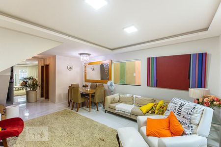 Sala de casa à venda com 4 quartos, 180m² em Itaipu, Niterói