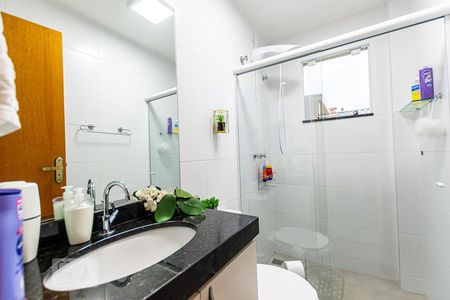 Banheiro da Suíte 1 de casa à venda com 4 quartos, 180m² em Itaipu, Niterói