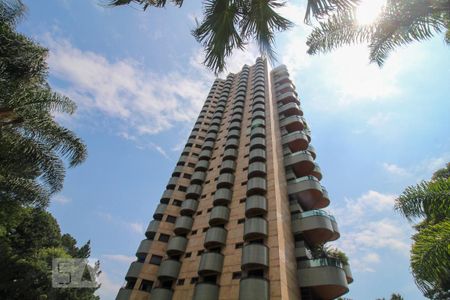 Apartamento para alugar com 600m², 4 quartos e 5 vagasFachada