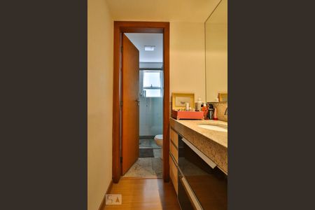 Apartamento para alugar com 130m², 4 quartos e 3 vagasBanheiro Corredor