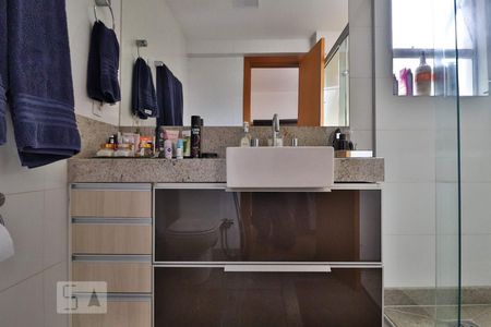 Apartamento para alugar com 130m², 4 quartos e 3 vagasBanheiro Quarto Suíte