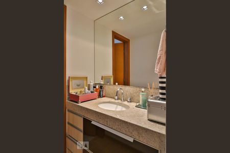 Apartamento para alugar com 130m², 4 quartos e 3 vagasBanheiro Corredor