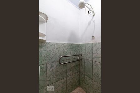 Banheiro de casa para alugar com 1 quarto, 60m² em Parada Xv de Novembro, São Paulo