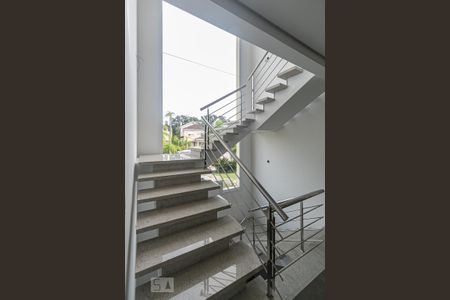 Escada de casa de condomínio à venda com 4 quartos, 543m² em Pedra Redonda, Porto Alegre