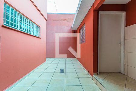 Quintal Fundos de casa à venda com 3 quartos, 145m² em Vila Alto de Santo André, Santo André