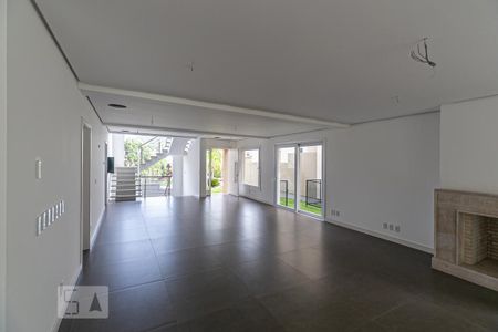 Sala de casa de condomínio à venda com 4 quartos, 543m² em Pedra Redonda, Porto Alegre