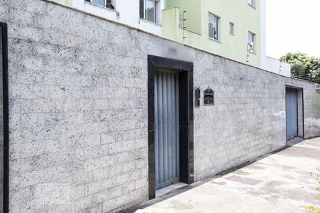 Apartamento para alugar com 65m², 2 quartos e 1 vagaFachada