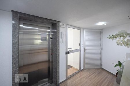 Apartamento para alugar com 65m², 2 quartos e 1 vagaHall