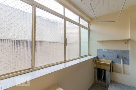 Apartamento à venda com 74m², 2 quartos e sem vagaÁrea de Serviço