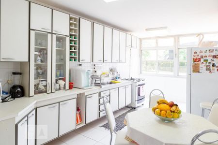 Apartamento à venda com 178m², 3 quartos e 2 vagasCozinha