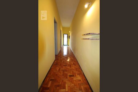 Corredor de entrada de casa para alugar com 4 quartos, 85m² em Bosque, Campinas