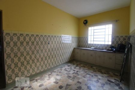 Casa à venda com 85m², 4 quartos e 6 vagasCozinha