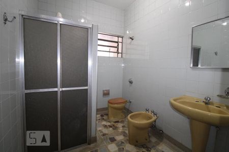 Casa à venda com 85m², 4 quartos e 6 vagasBanheiro