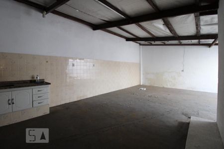 Casa à venda com 85m², 4 quartos e 6 vagasQuintal