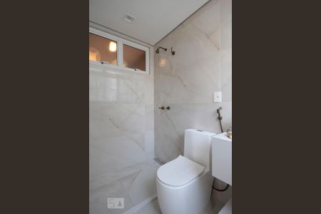 Apartamento para alugar com 104m², 2 quartos e sem vagaBanheiro da Suíte