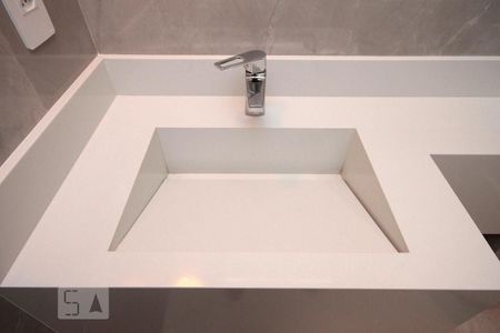 Apartamento para alugar com 104m², 2 quartos e sem vagaBanheiro