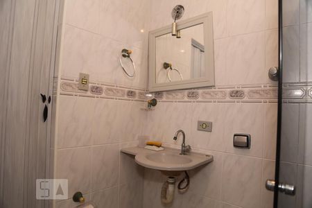 Banheiro de apartamento para alugar com 1 quarto, 38m² em Aviação, Praia Grande